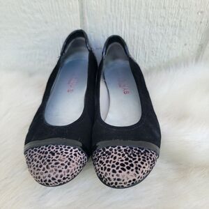 sabrinas made in spain cap toe animal print ballet flats sz 36